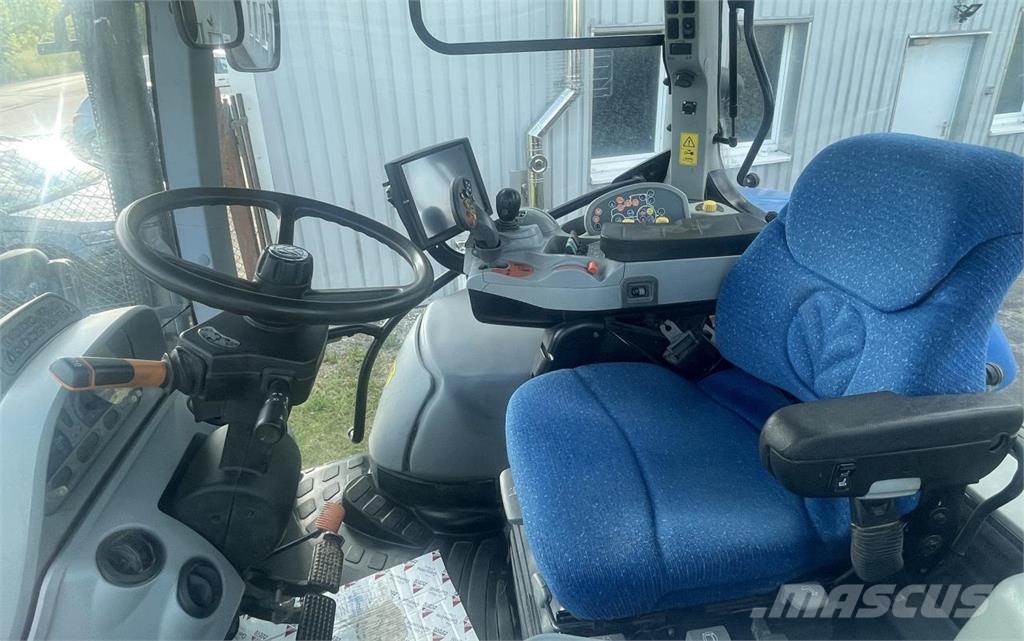 New Holland T 7.250 AC Трактори