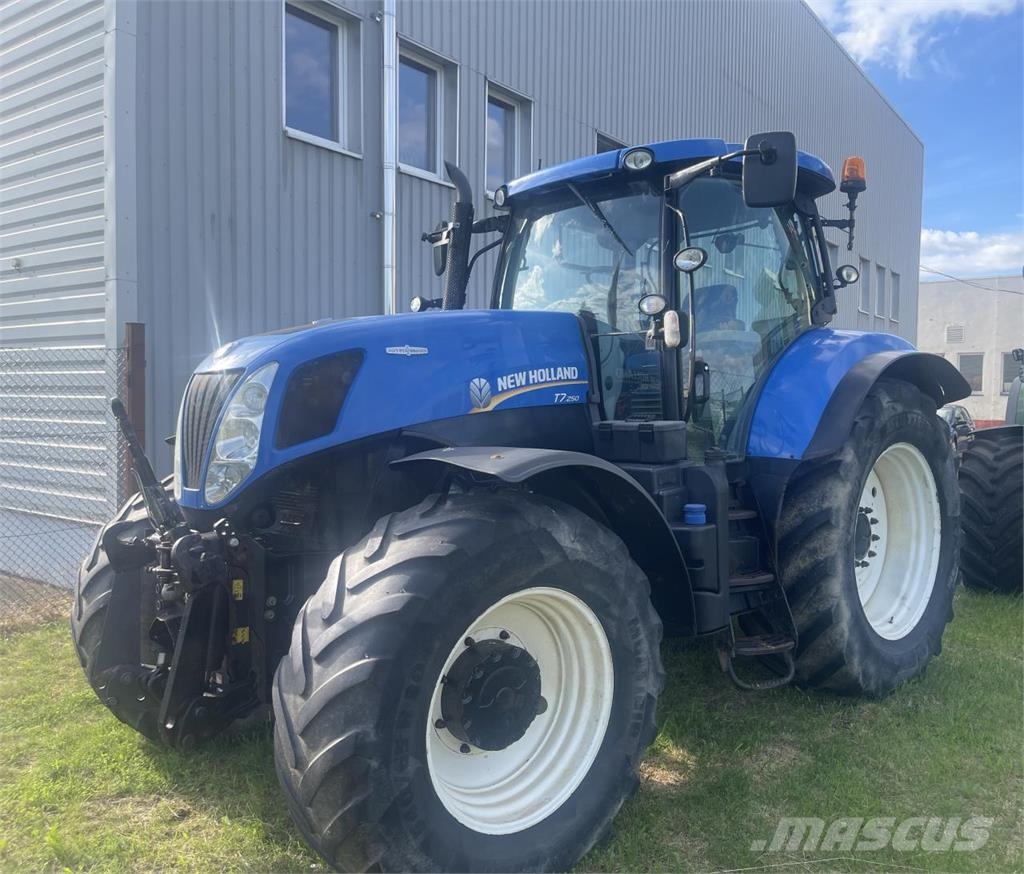 New Holland T 7.250 AC Трактори