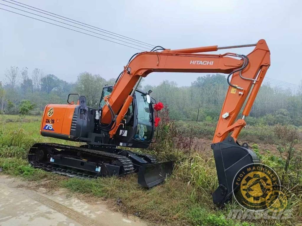 Hitachi ZAXIS75 Kāpurķēžu ekskavatori