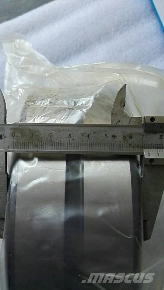 Komatsu PC220-8 swing bearing 206-26-73150 Hidráulicos