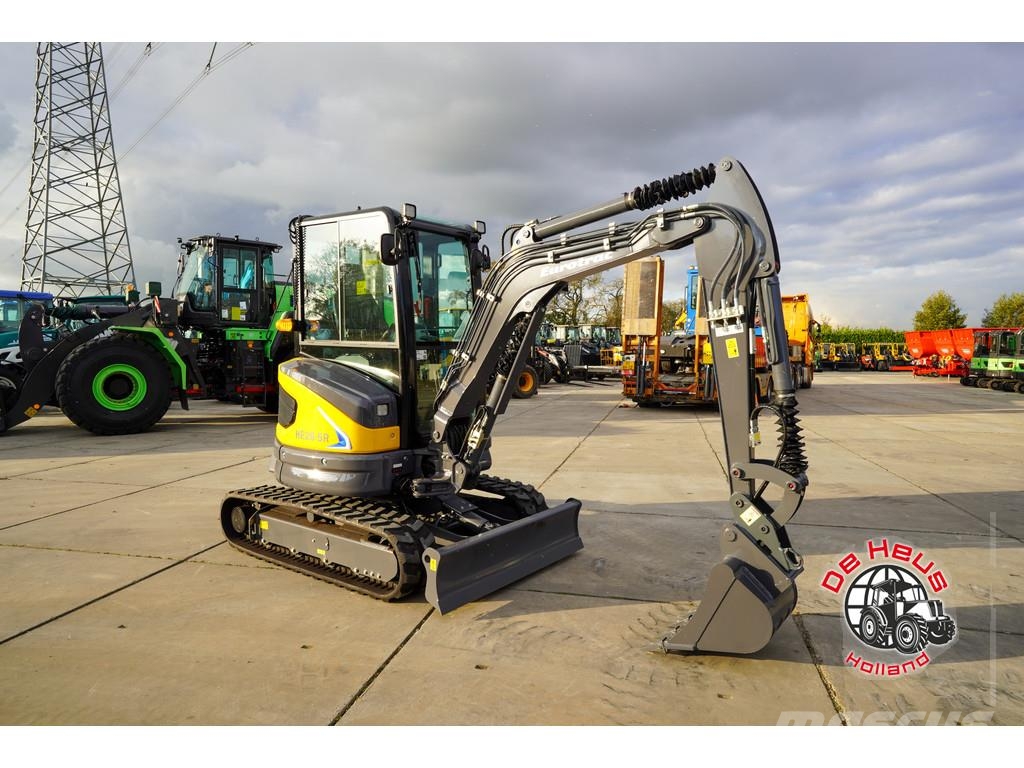 Eurotrac HE26SR حفارات خاصة