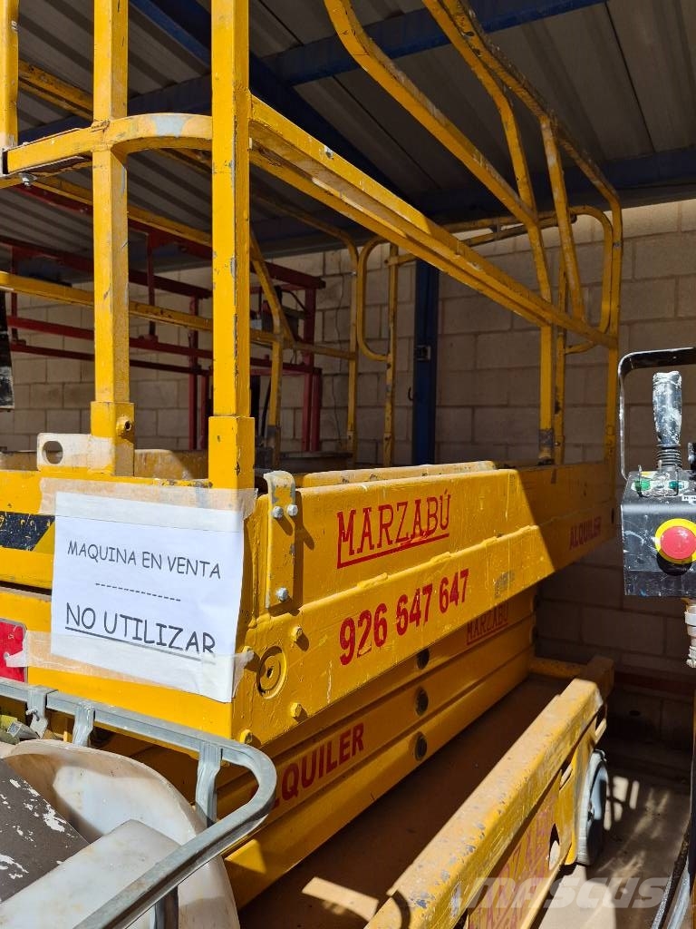 Haulotte Compact 12 Škarjaste dvižne ploščadi