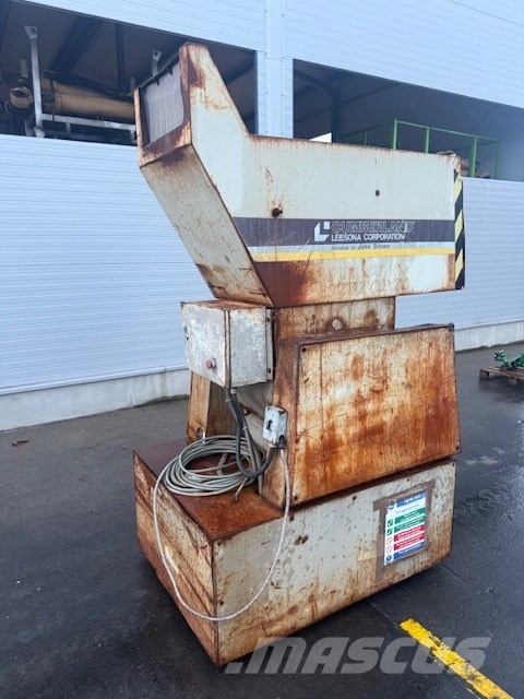 Lefort USED SHREDDER آلات تمزيق المخلفات