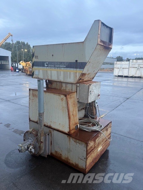 Lefort USED SHREDDER آلات تمزيق المخلفات