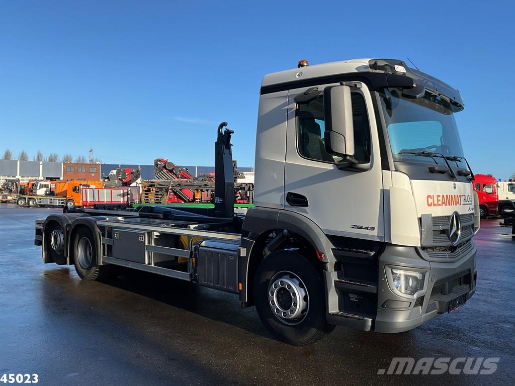 Mercedes-Benz Actros 2643 VDL 21 Ton haakarmsysteem Камиони с кран с кука