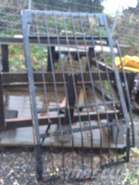 CAT (411) 2271085 Schutzgitter / front guard Muud osad