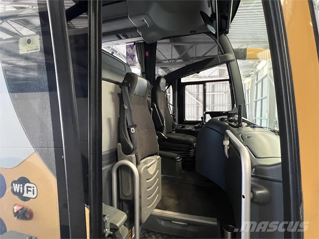 Scania OMNIEXPRESS المركبة
