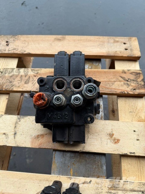 Terex Pegson HYDRO-CONTROL 4 HYDRAULIC VALVE BLOCK Mobilní drtiče