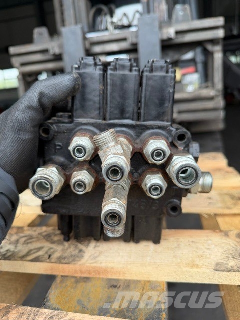 Terex Pegson HYDRO-CONTROL 4 HYDRAULIC VALVE BLOCK Mobilní drtiče