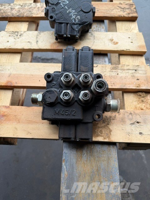 Terex Pegson HYDRO-CONTROL 4 HYDRAULIC VALVE BLOCK Mobilní drtiče