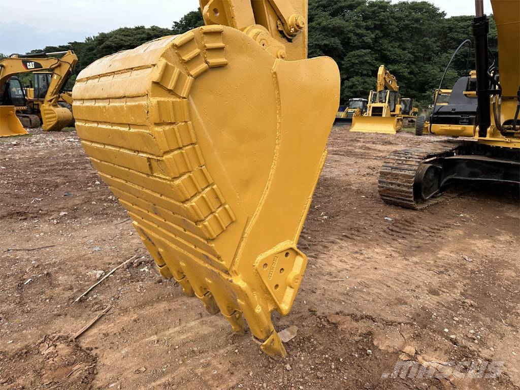 CAT 330D 330DL Lánctalpas kotrók