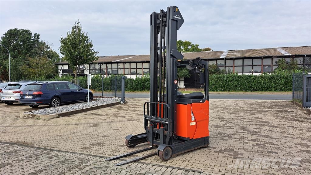 Linde R14 Ретрак/ Високоповдигач с изместване на вилката напред