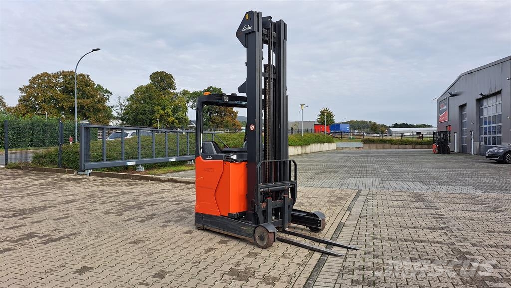 Linde R14 Ретрак/ Високоповдигач с изместване на вилката напред