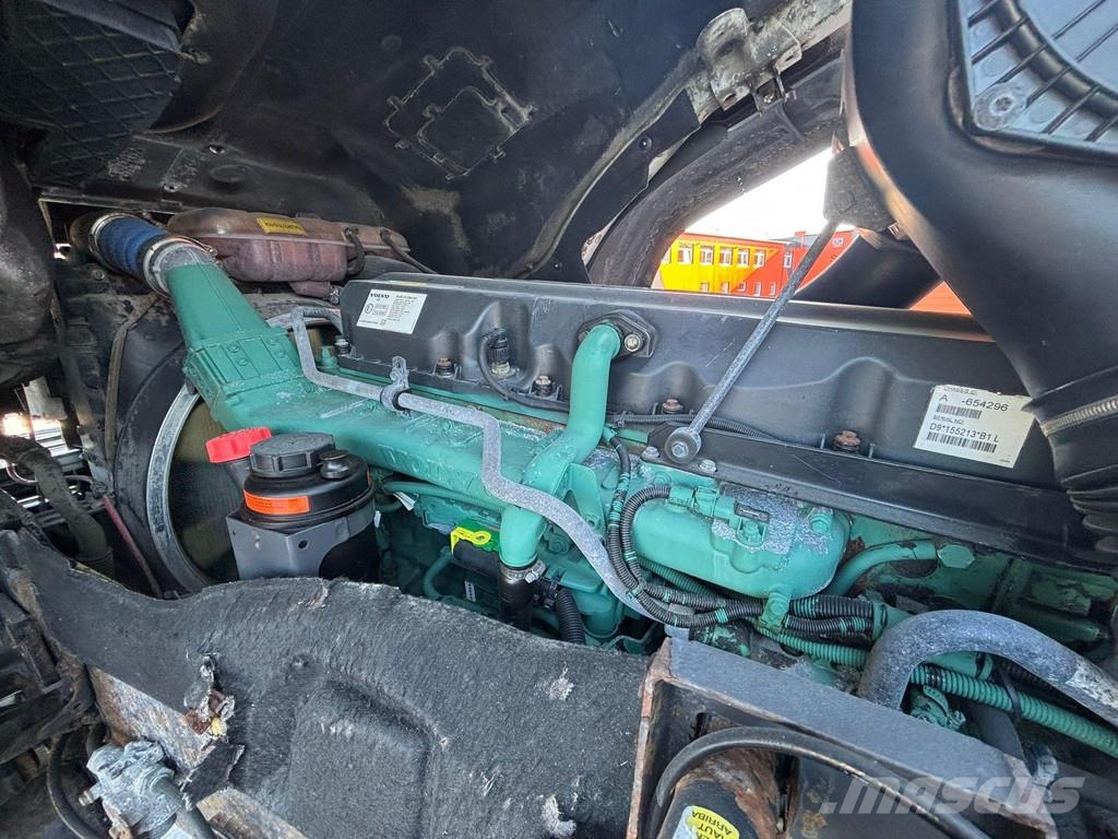 Volvo FM 300 6x6 FOR SALE AS CHASSIS / ONLY 189215 km ! Camiones chasis