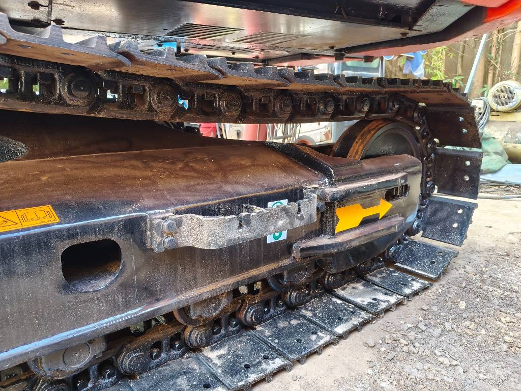 Hitachi ZX130 Kāpurķēžu ekskavatori