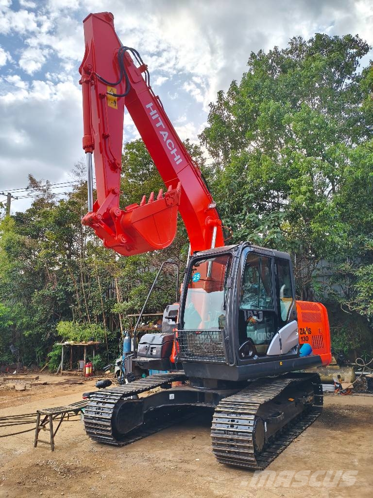 Hitachi ZX130 Kāpurķēžu ekskavatori