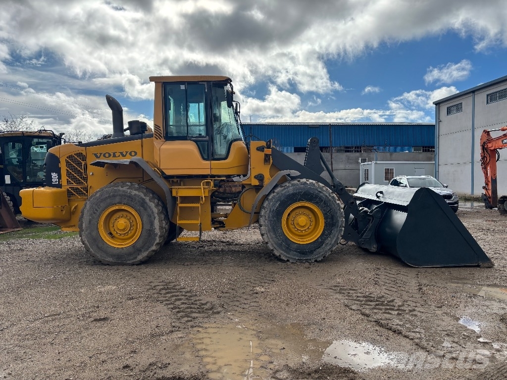 Volvo L 90 F 轮式装载机