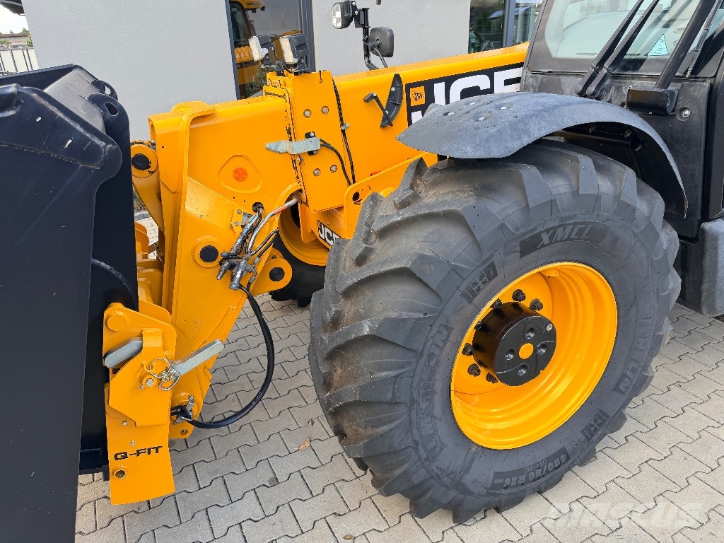 JCB 560-80 AGRI PRO Телескопические погрузчики
