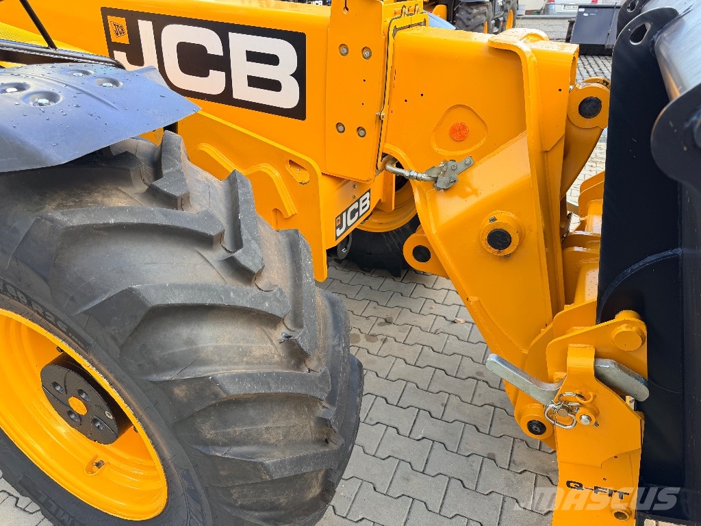 JCB 560-80 AGRI PRO Телескопические погрузчики
