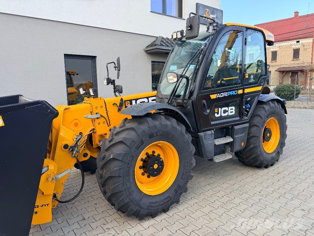 JCB 560-80 AGRI PRO Телескопические погрузчики