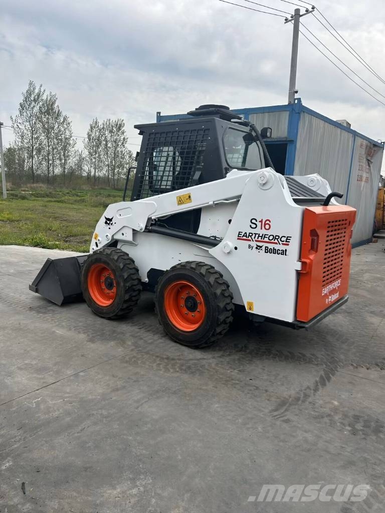 Bobcat S 16 Source factory スキッドステアローダー