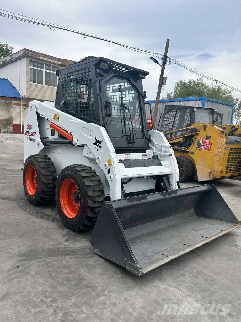 Bobcat S 16 Source factory スキッドステアローダー