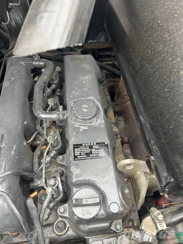 Bobcat S 16 Source factory スキッドステアローダー