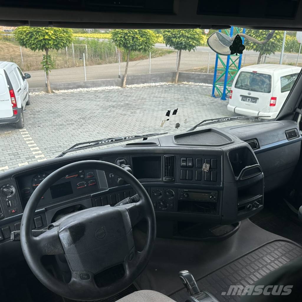 Volvo FH12 440 Euro 5 / Automatikgetriebe / VEB+ mit 3 S وحدات الجر