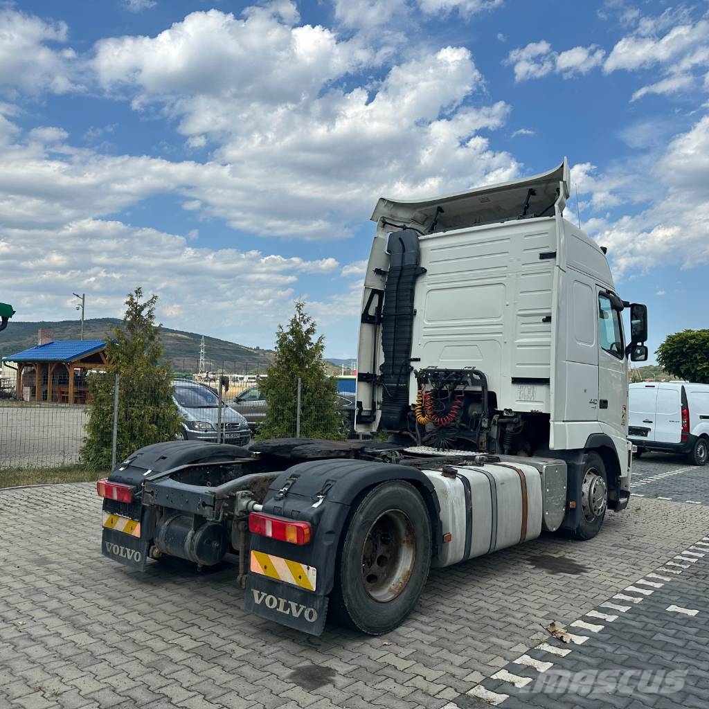 Volvo FH12 440 Euro 5 / Automatikgetriebe / VEB+ mit 3 S وحدات الجر