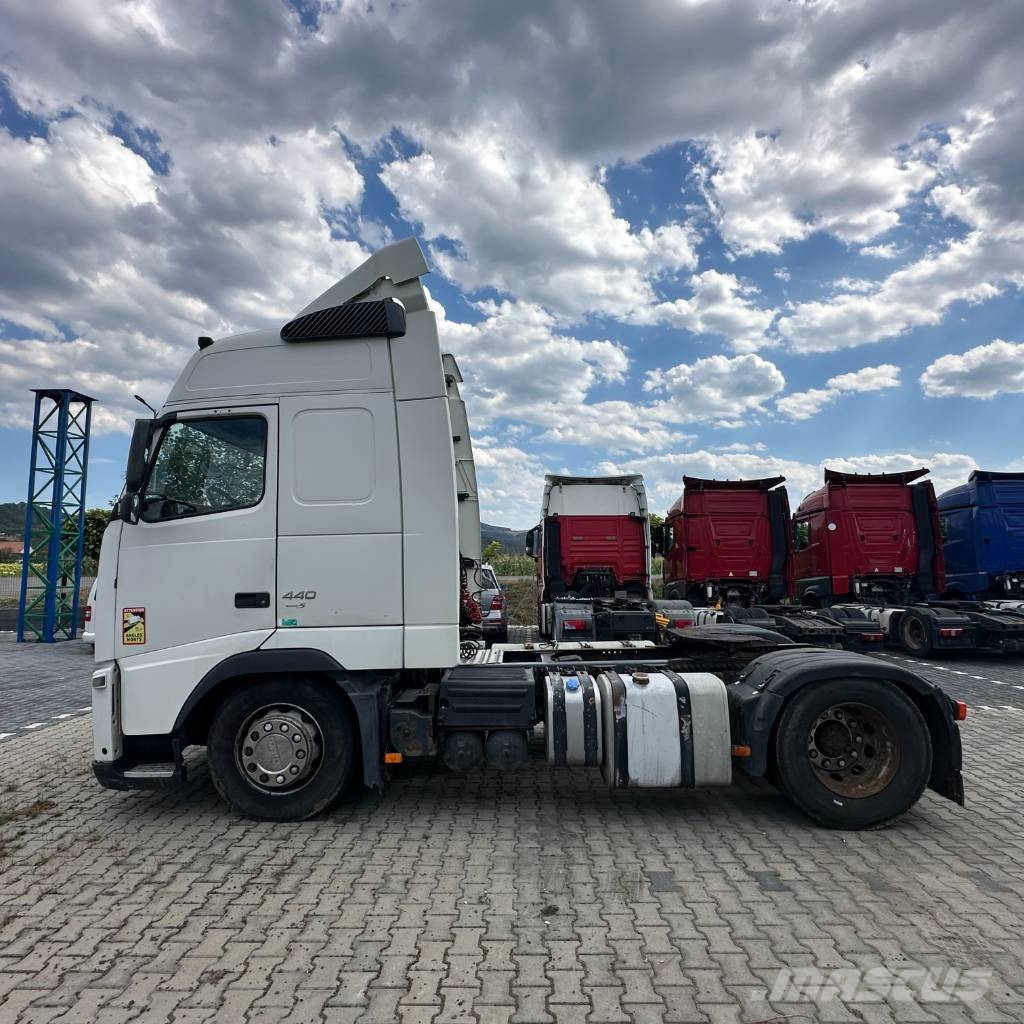 Volvo FH12 440 Euro 5 / Automatikgetriebe / VEB+ mit 3 S وحدات الجر