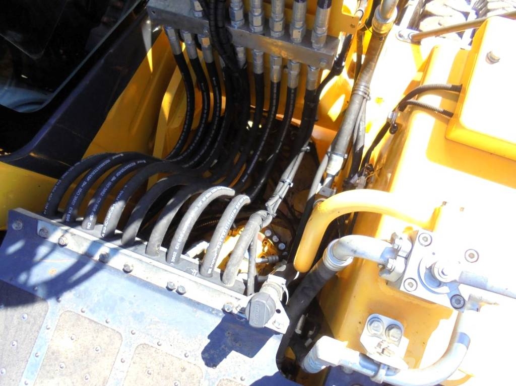Komatsu PW 160-10 Bageri točkaši