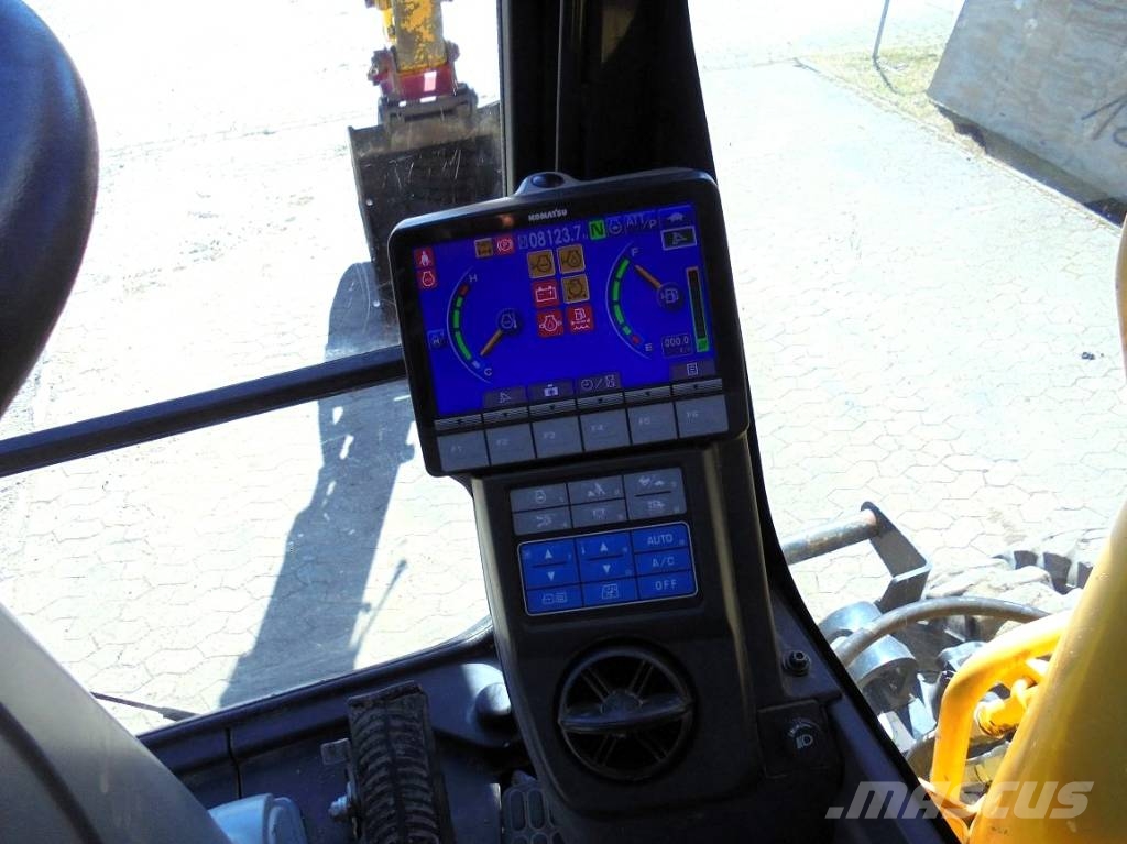 Komatsu PW 160-10 Bageri točkaši