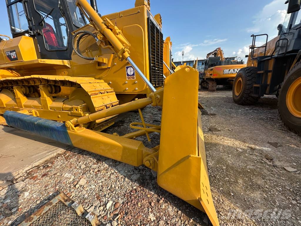 CAT D7G Shanghai largest supplier lánctalpas dózerek