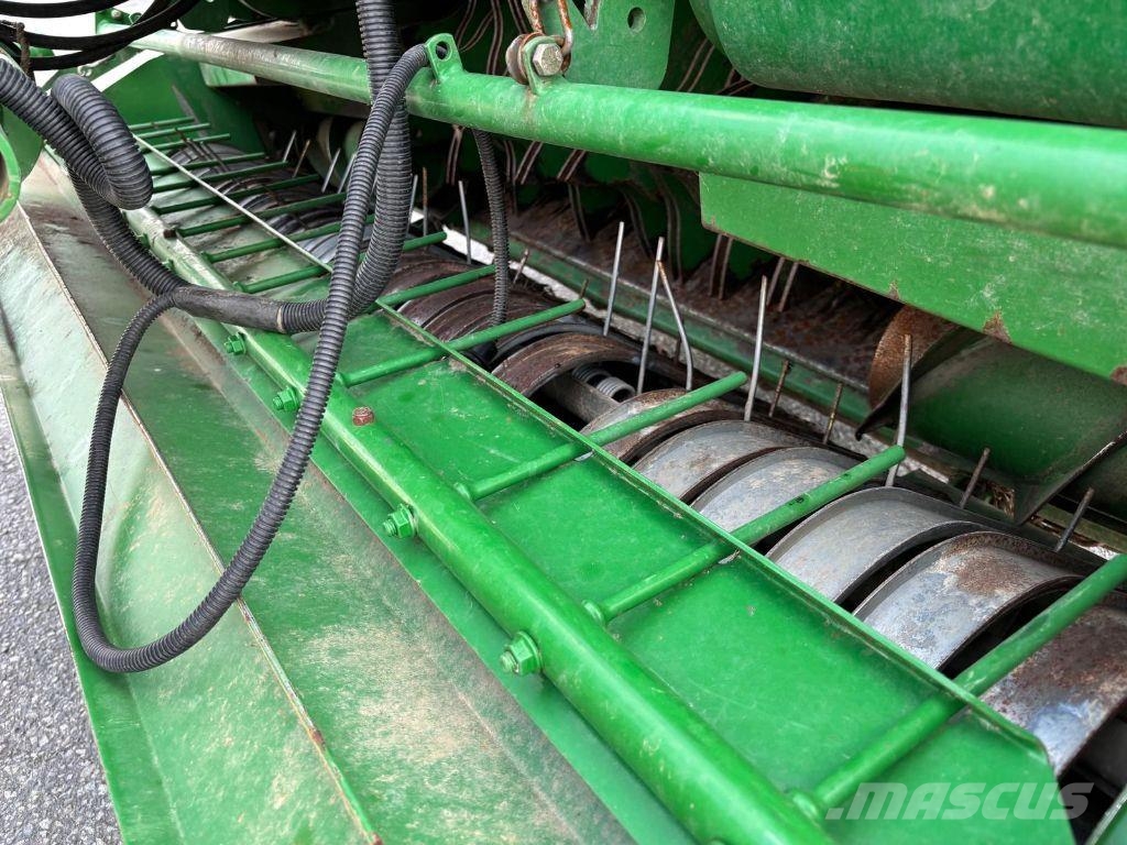 John Deere 864 MAXICUT 13 COUTEAUX Lis na válcové balíky