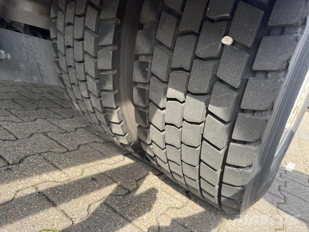Mercedes-Benz Axor 1824 Carrier Xarios 600 / Laadklep Euro 5 Skåpbilar Kyl/Frys/Värme