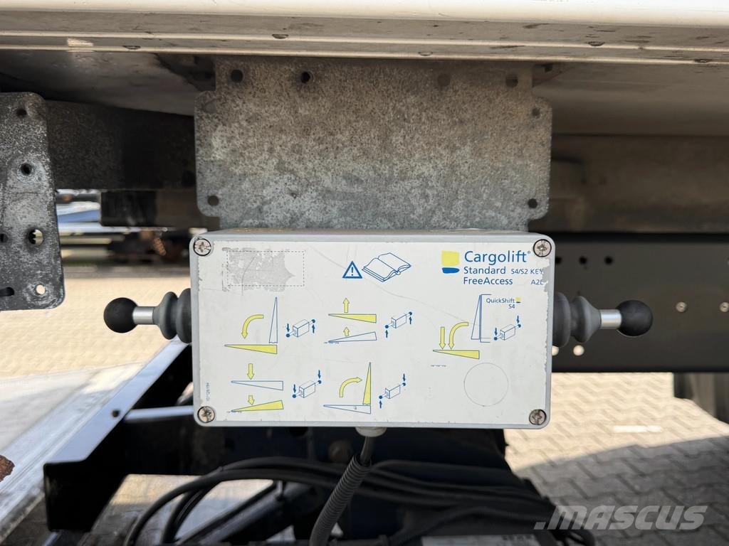 Mercedes-Benz Axor 1824 Carrier Xarios 600 / Laadklep Euro 5 Skåpbilar Kyl/Frys/Värme