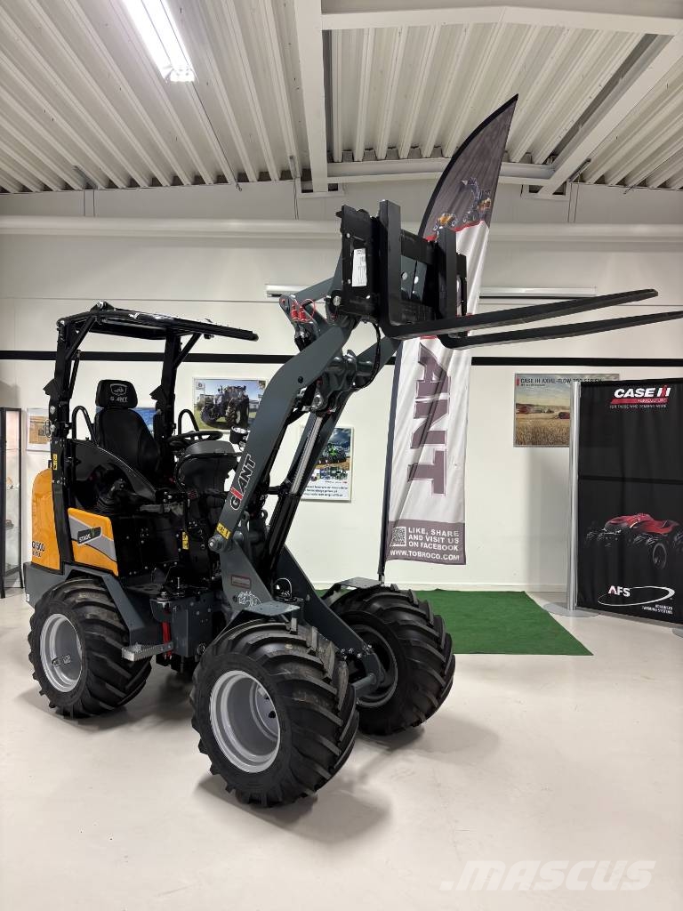 GiANT 1500 X-tra Višenamenski utovarivači