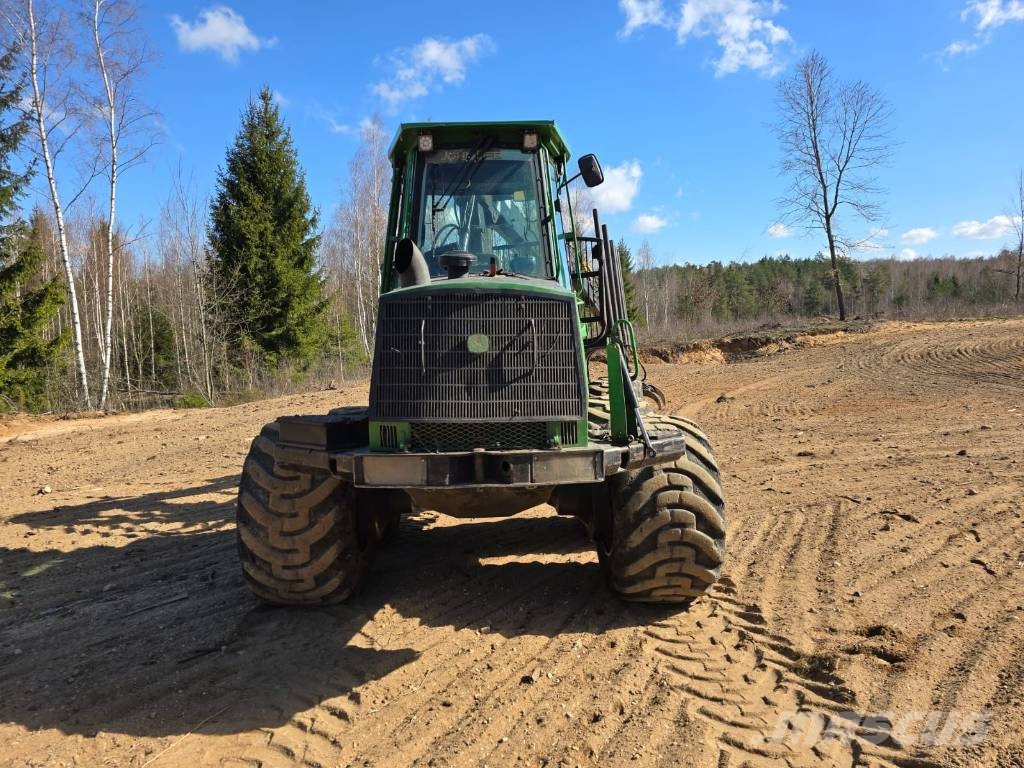 John Deere 1490 D Skotare