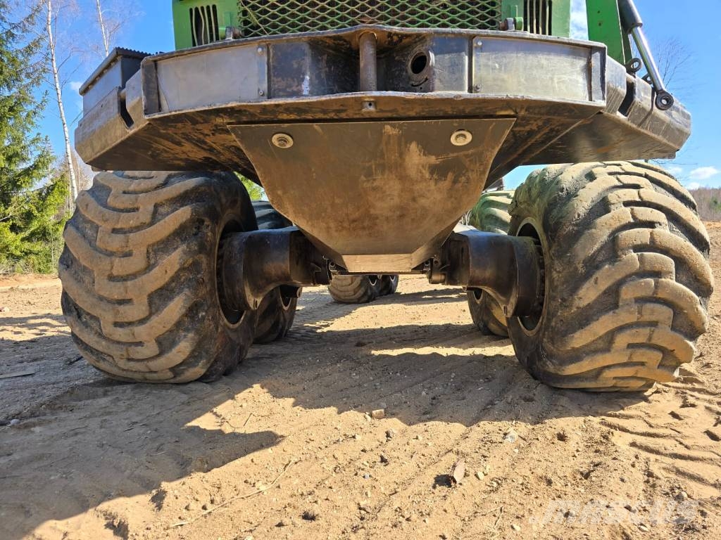 John Deere 1490 D Skotare