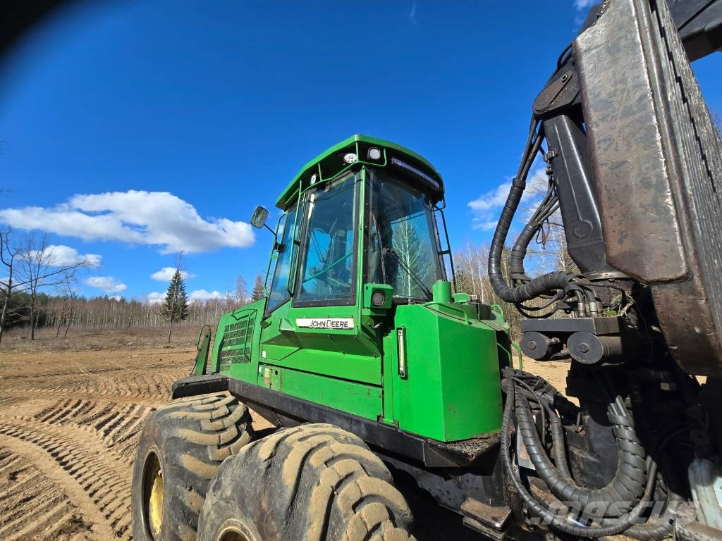 John Deere 1490 D Skotare