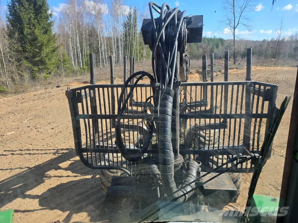 John Deere 1490 D Skotare