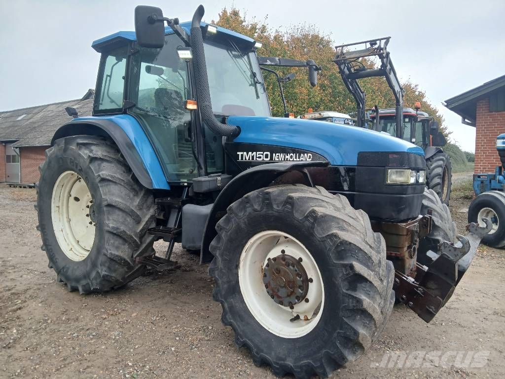 New Holland TM 150 med frontlift og RC gearbox Traktoren