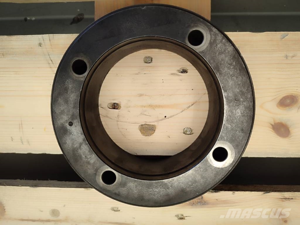 John Deere 6125HZ007 engine crankshaft pulley R133879 Mootorid