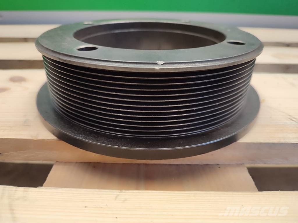 John Deere 6125HZ007 engine crankshaft pulley R133879 Mootorid
