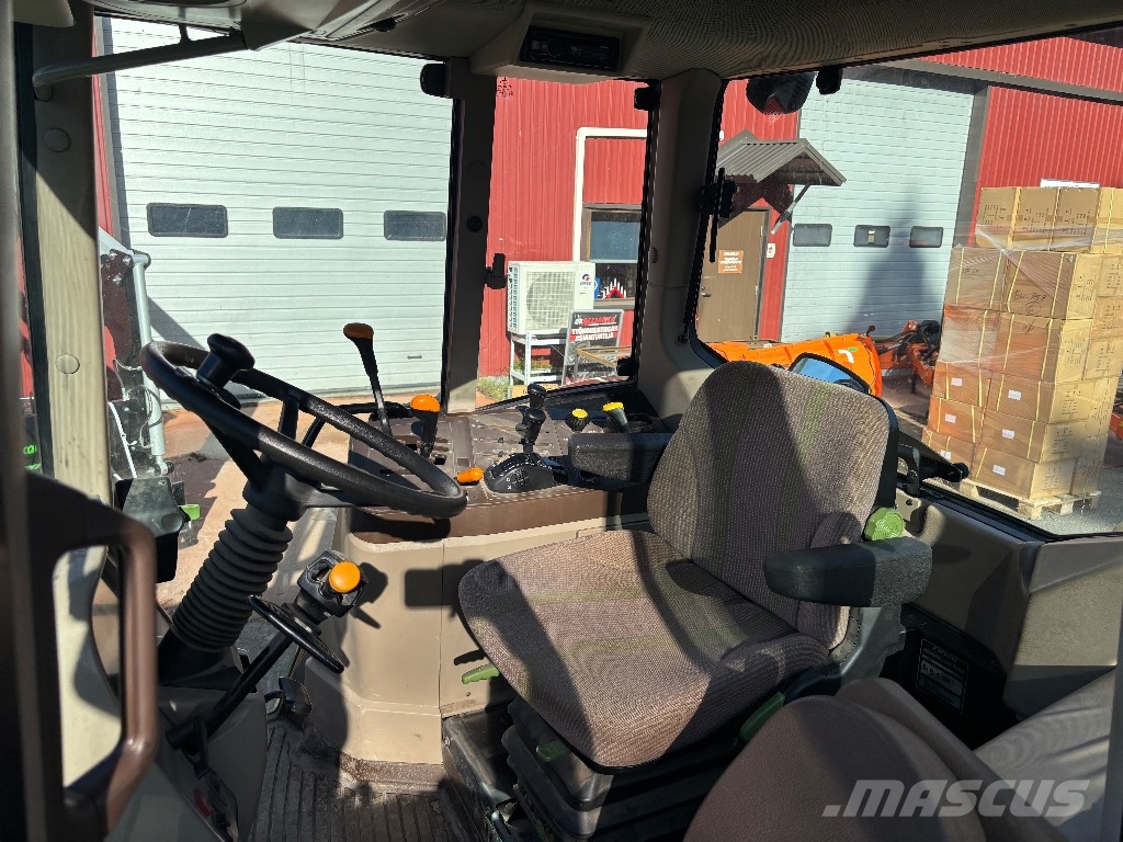John Deere 6320 SE Traktorit