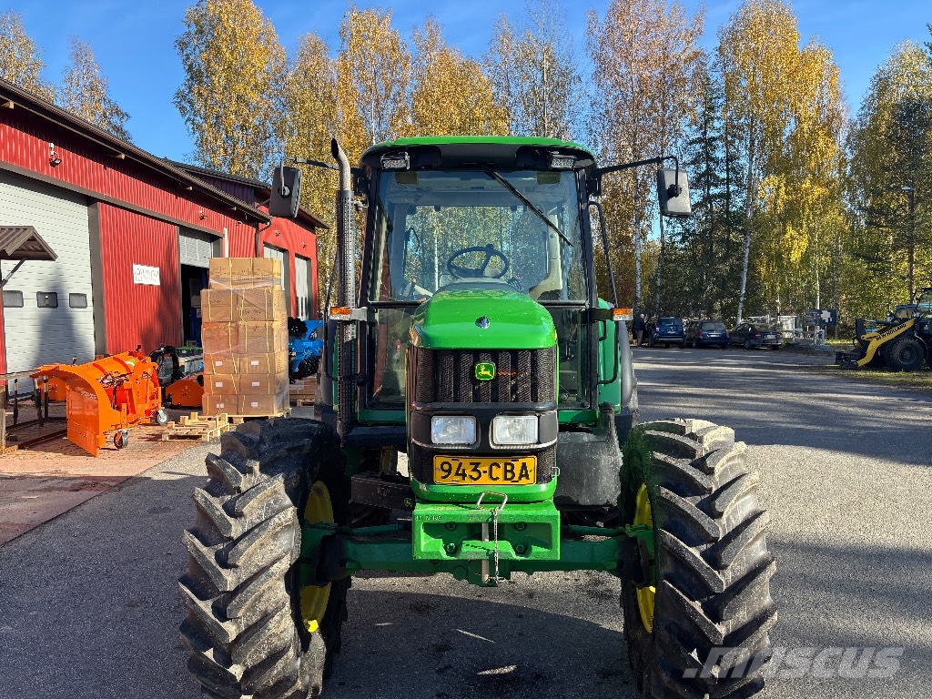 John Deere 6320 SE Traktorit