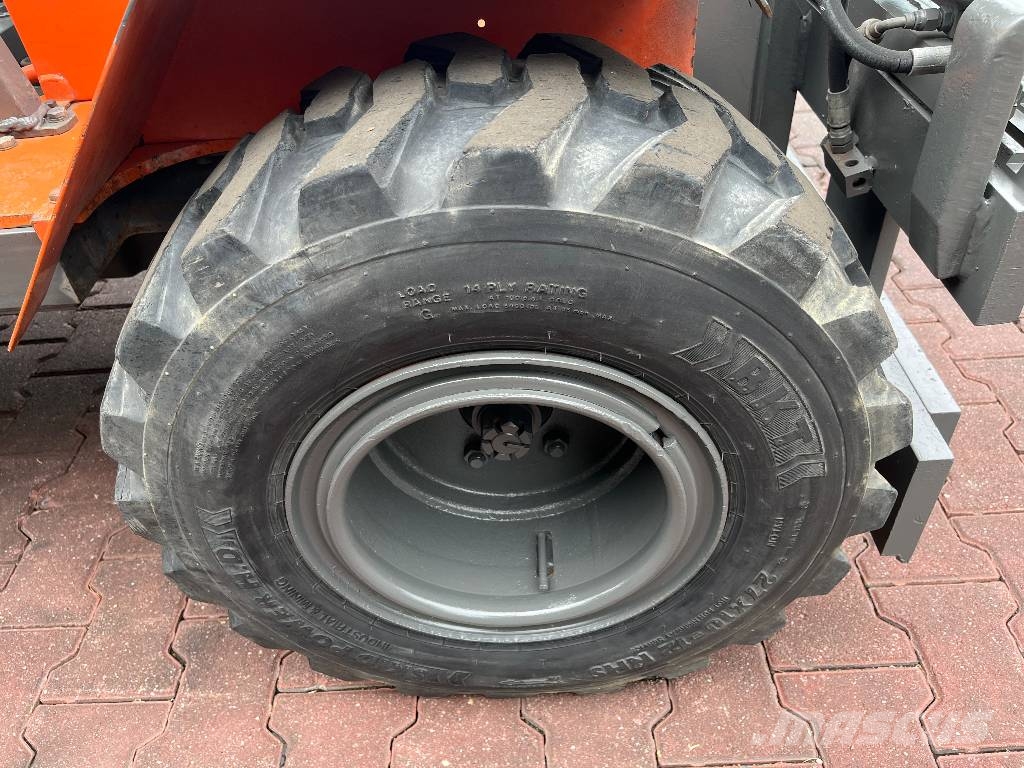 Ausa CE11 2WD V-4171 IO 험지용 트럭