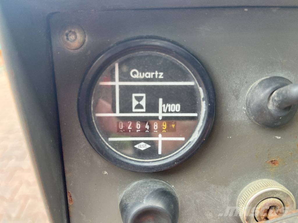 Ausa CE11 2WD V-4171 IO 험지용 트럭