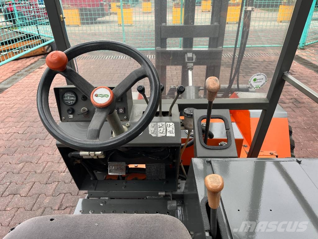 Ausa CE11 2WD V-4171 IO 험지용 트럭