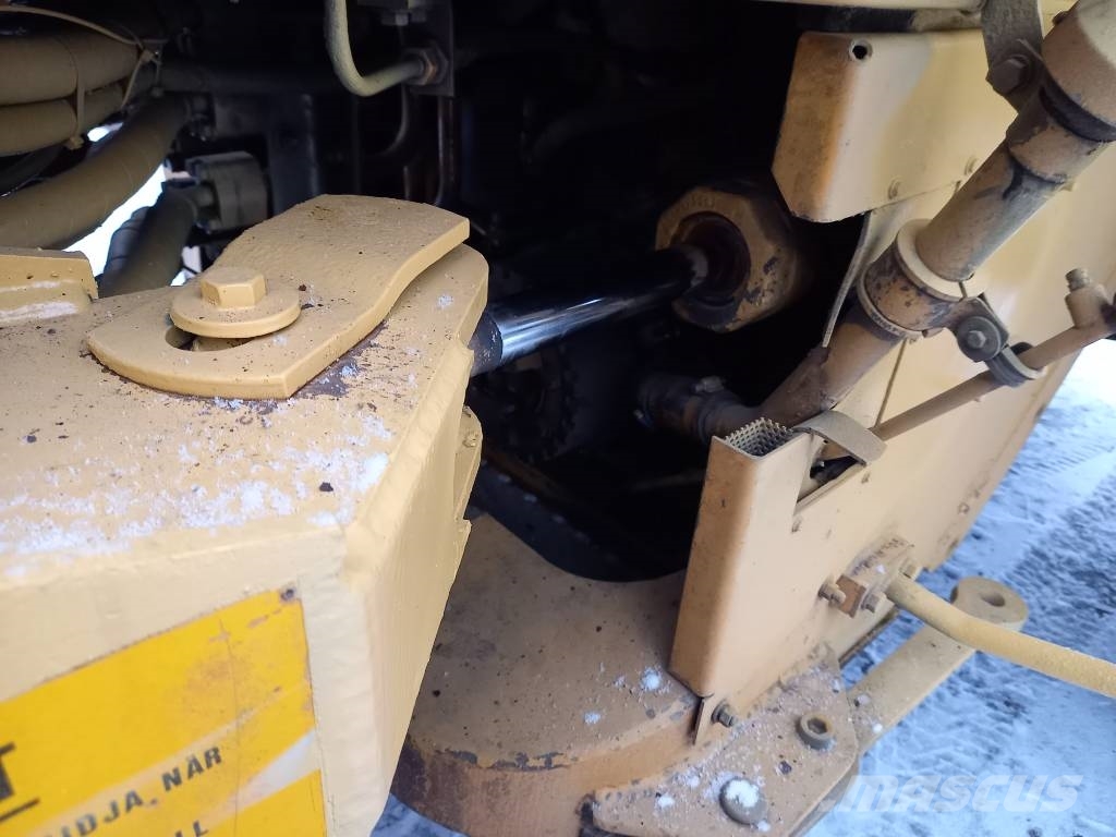CAT IT 28 B Radlader